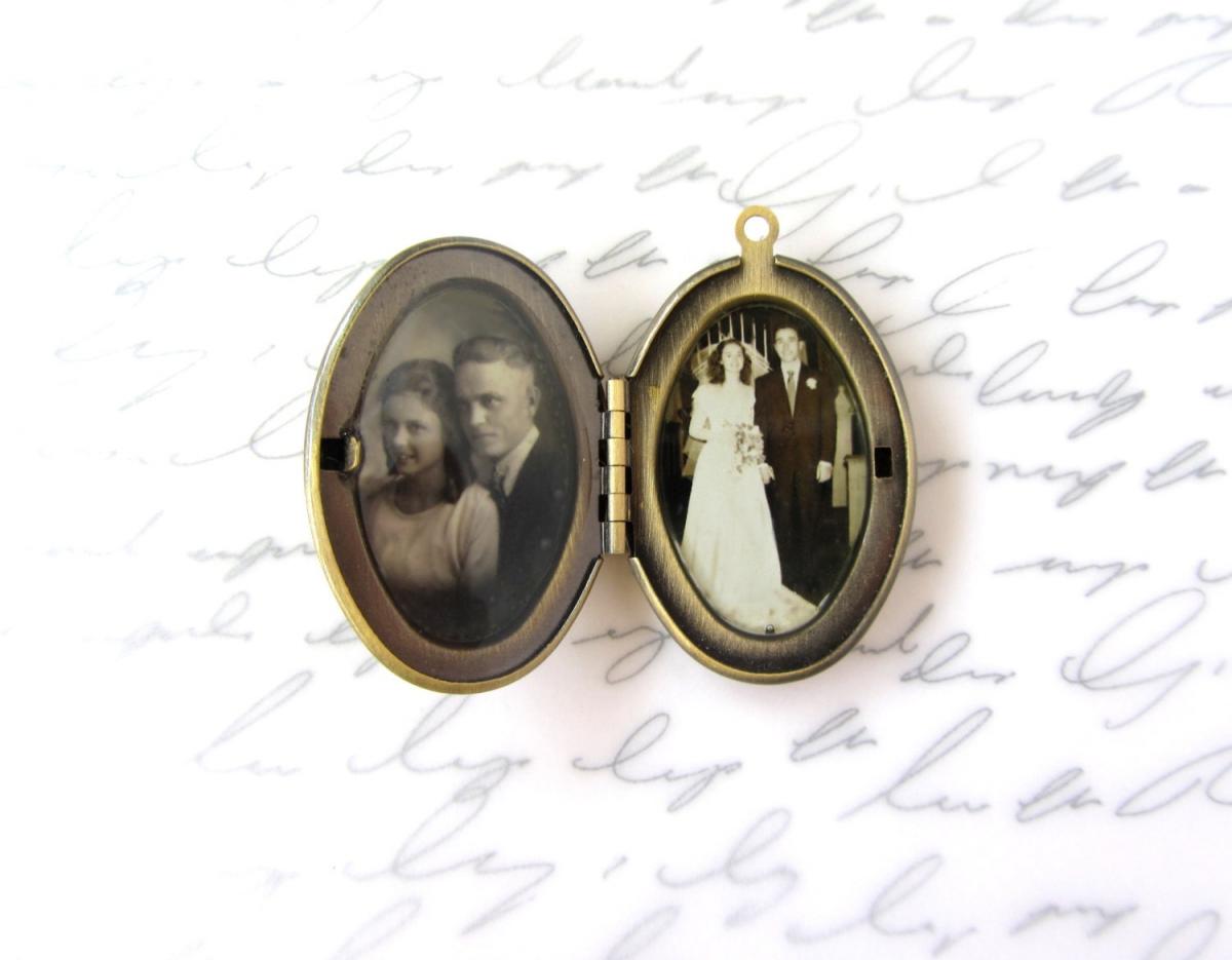 Custom Locket W/ Your Photo, Oval Pendant, Personalized Jewelry, Lead-